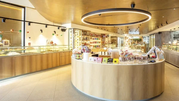 OPERA ζαχαροπλαστείο: taste the magic!