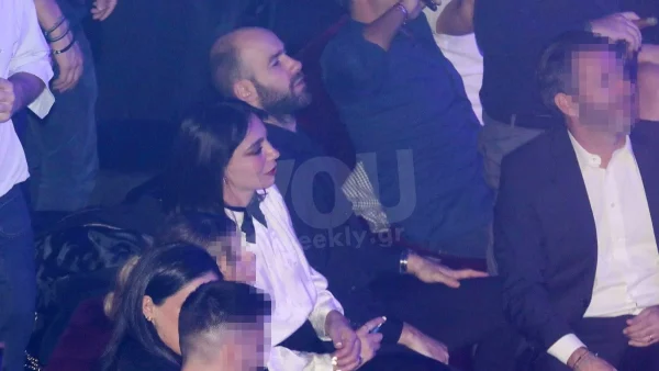 Τους κοιτούσε όλο το μαγαζί - Η Ολυμπία Χοψονίδου σε τρυφερά τετ α τετ με τον Βασίλη Σπανούλη στα μπουζούκια