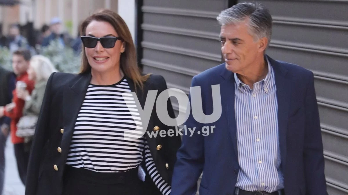 Ολόχρυσο με ροζ λεπτομέρειες - Έκλεψε τις εντυπώσεις το χριστουγεννιάτικο δέντρο της Τατιάνας Στεφανίδου και του Νίκου Ευαγγελάτου