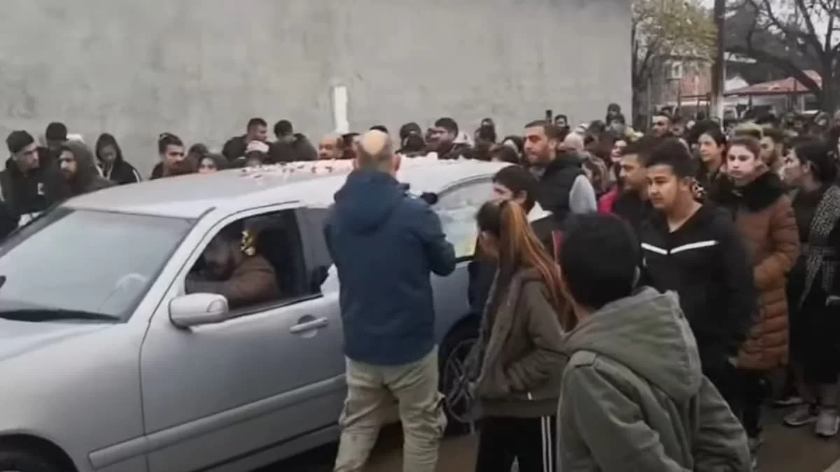 Στη Θεσσαλονίκη Ρομά από όλη την Ελλάδα - Λαοθάλασσα στην κηδεία του 16χρονου