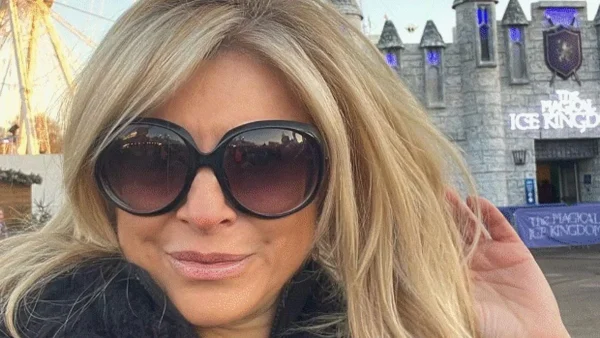 Με εντυπωσιακή τούρτα για τα γενέθλια της μαμάς της - Οι τρυφερές ευχές της Χριστίνας Πολίτη