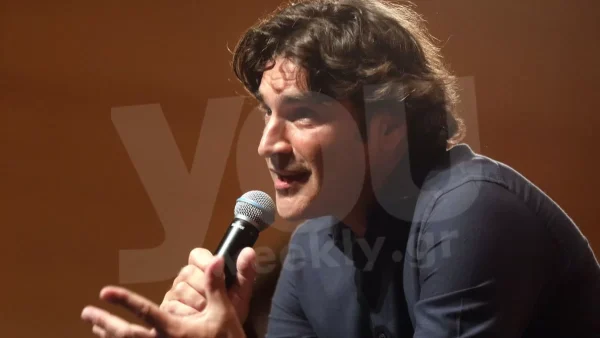 Μελαχρινή, γαλανομάτα και μητέρα 2 παιδιών - Αυτή είναι η κούκλα αδερφή του Χριστόφορου Παπακαλιάτη