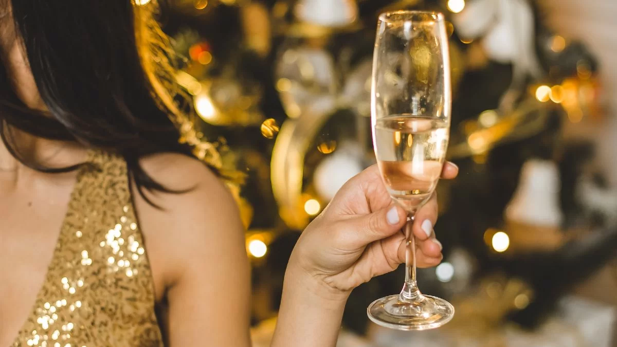 Zara: Αυτό είναι το παλτό που ξεπουλάει αυτές τις μέρες - Θα το φοράνε όλες την Πρωτοχρονιά