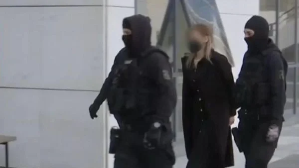 «Βούρκωσε και άρχισε να σκουπίζει τα δάκρυά της» - Ξέσπασε σε κλάματα η Ρούλα Πισπιρίγκου μόλις ξεκίνησε η δίκη