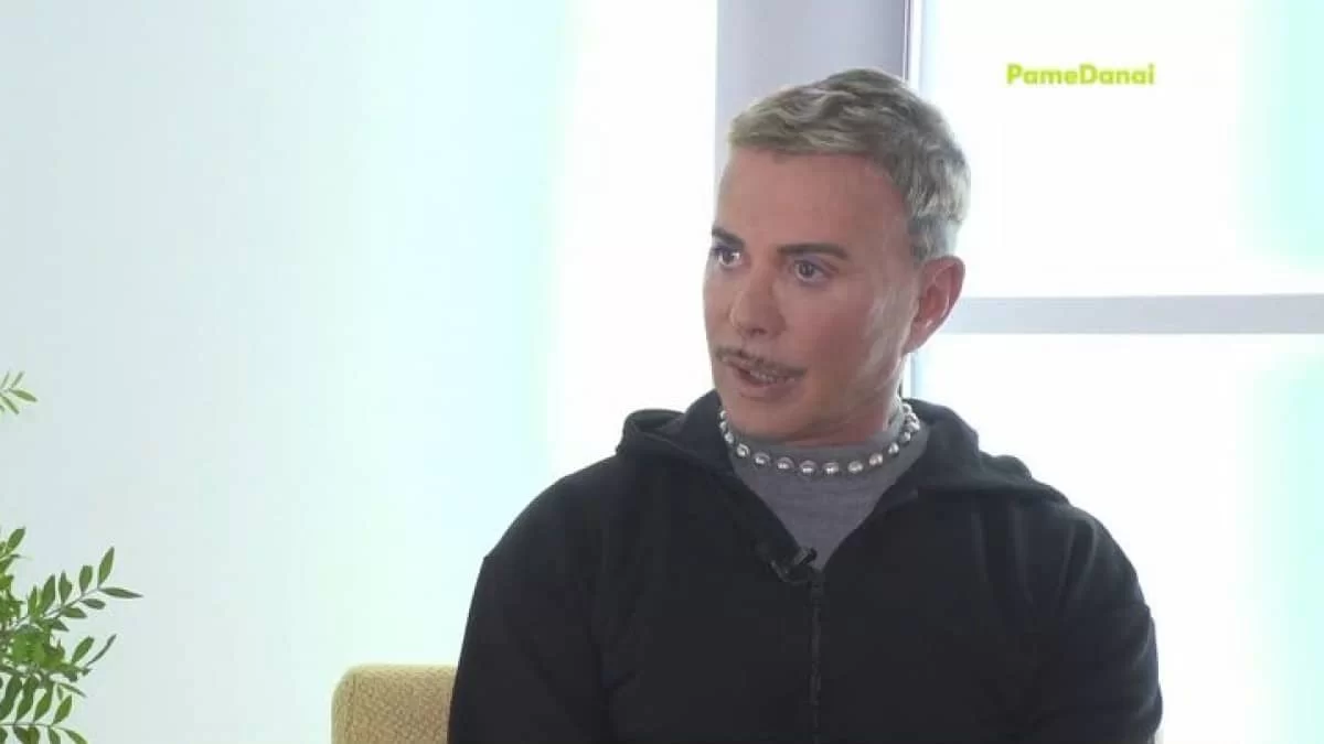 Λάκης Γαβαλάς: «Δεν είχα δει ποτέ όρθια την Κατερίνα Καραβάτου»