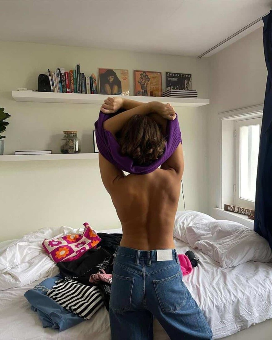 Ανδριολάτου topless