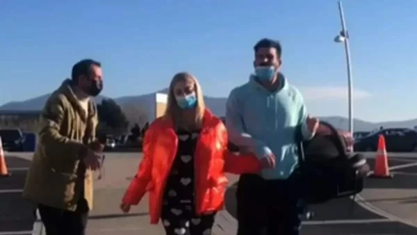 Φανερά ενοχλημένη - Η συμπεριφορά της Ιωάννας Τούνη στο δημοσιογράφο του Super Κατερίνα έξω από το μαιευτήριο