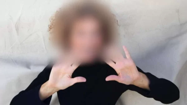 «Έκανε πέντε απόπειρες, καταφέραμε να τον σώσουμε»: Γνωστή ηθοποιός αποκαλύπτει για πρώτη φορά εμπειρία της από το Αφγανιστάν