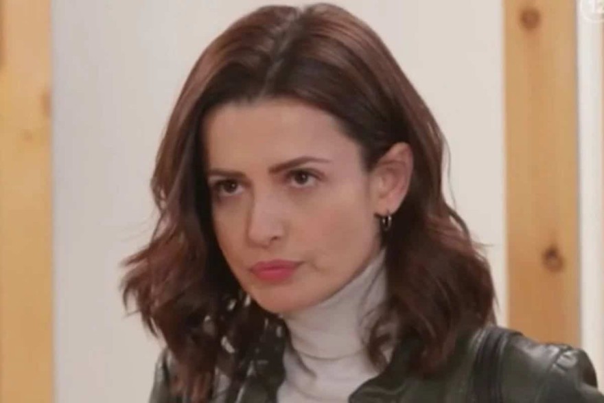 Η Εύα κάνει έκτρωση