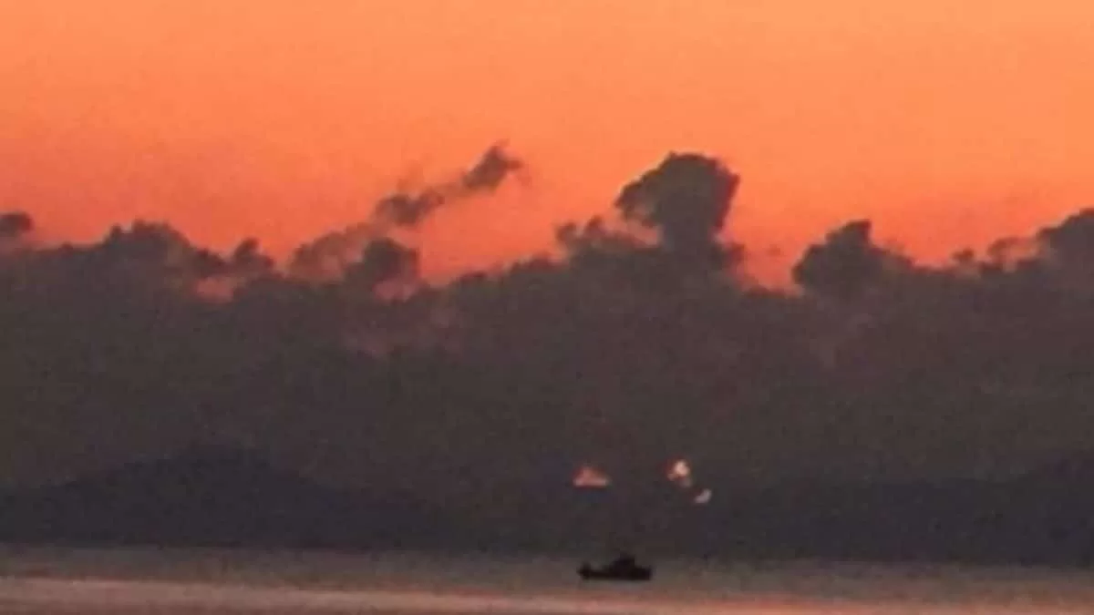 Πυρκαγιά στους Φούρνους Κορσεών - Ορατή από την Σάμο και την Ικαρία