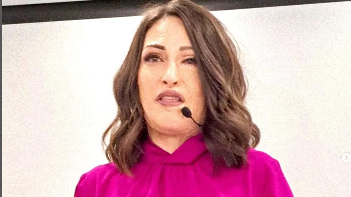 Ιωάννα Παλιοσπύρου: Συγκλονίζουν τα βίντεο με το πως φτιάχνονται οι μάσκες της - Η αντίδραση της