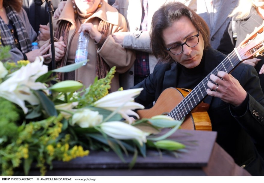 κηδεία του Νότη Μαυρουδή