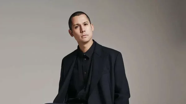 Την πήρε μαζί του στα γυρίσματα του Masterchef 7 - Ολόιδια με τον Κοντιζά η κόρη του Ιζούμι