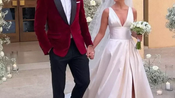 Παντρεύτηκε αγαπημένο ζευγάρι της ελληνικής showbiz - Οι πρώτες φωτογραφίες με το νυφικό