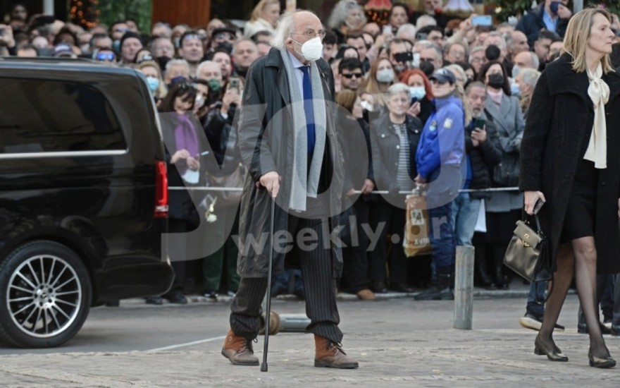 Κηδεία Τέως Βασιλιά Κωνσταντίνου: Όλοι κοιτούσαν την κατάξανθη εγγονή του και το φόρεμα που επέλεξε να βάλει