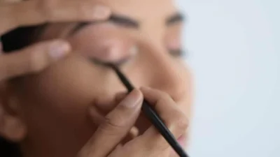 To All-In Makeup Prep που πωλείται κάθε 15'' παγκοσμίως!