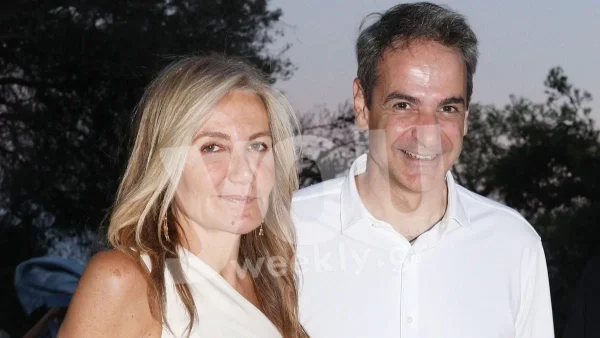 Στην Κρήτη άλλαξε χρόνο ο Κυριάκος Μητσοτάκης, με την σύζυγό του, Μαρέβα και τα παιδιά τους - Η οικογενειακή φωτογραφία τους