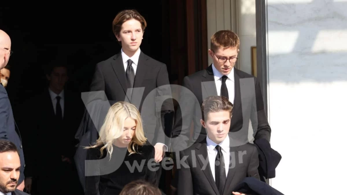 Κηδεία Τέως Βασιλιά Κωνσταντίνου: Όλοι κοιτούσαν την κατάξανθη εγγονή του και το φόρεμα που επέλεξε να βάλει