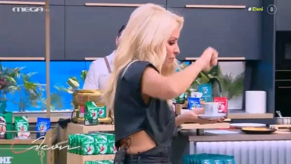 Ατύχημα για την Ελένη Μενεγάκη στον αέρα του MEGA - Η αντίδραση των συνεργατών της