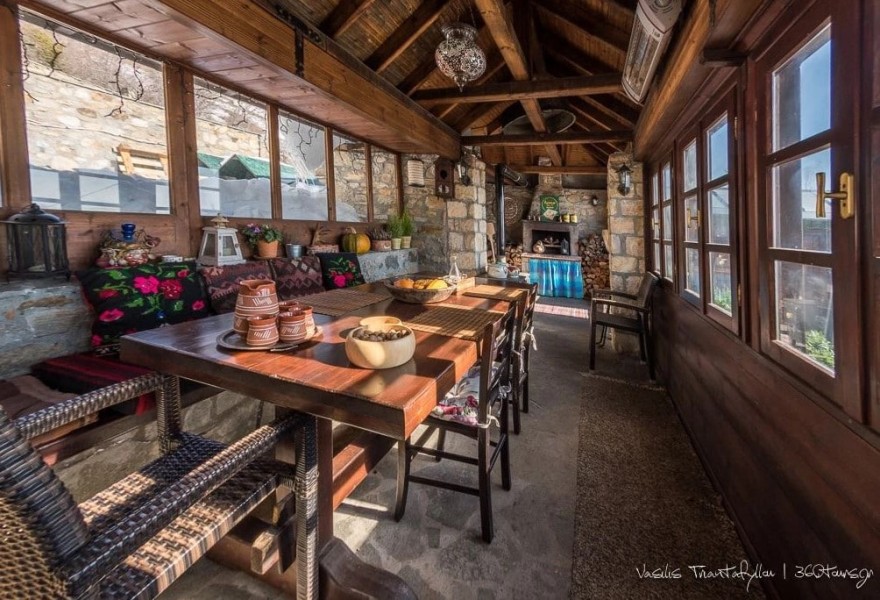 Νυμφαίο: Παραμυθένια διαμονή στον ξενώνα της Αργυρώς