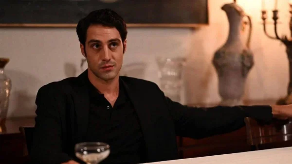 Παράδεισος των κύριων: Ο Άγης μαθαίνει την αλήθεια - Αυτή είναι η πραγματική του μάνα