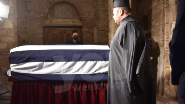 9 ημέρες από το θάνατο του Τέως Βασιλιά Κωνσταντίνου - Σε στενό οικογενειακό κύκλο το τρισάγιο στη μνήμη του