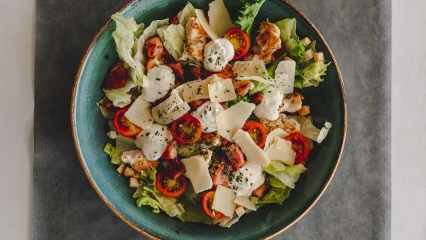 Αποτοξίνωση τώρα: 8 tips για να ξεφουσκώσετε μετά τις γιορτές