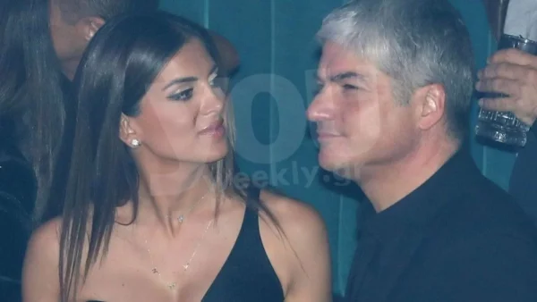 Με ψηλές μπότες στο πλευρό του Θέμη Σοφού - Η νέα βραδινή έξοδος της Σταματίνας Τσιμτσιλή