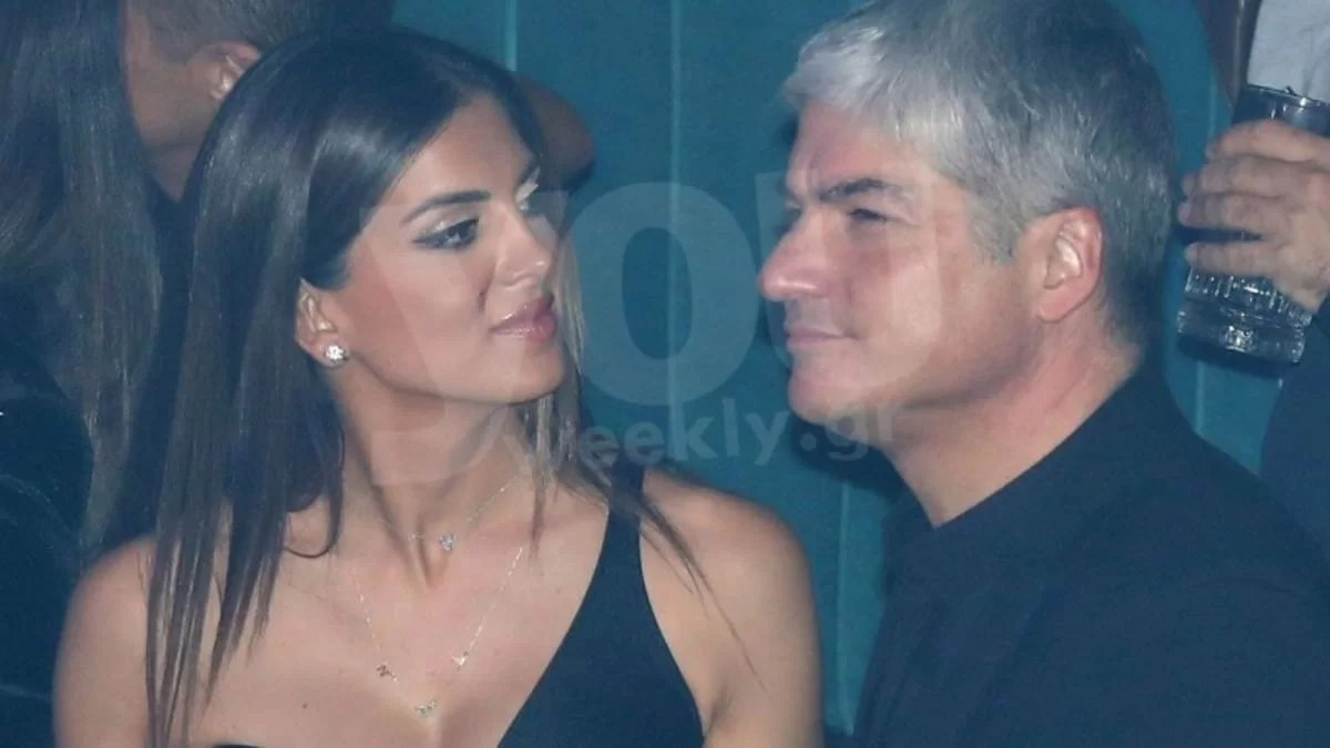 Με ψηλές μπότες στο πλευρό του Θέμη Σοφού - Η νέα βραδινή έξοδος της Σταματίνας Τσιμτσιλή