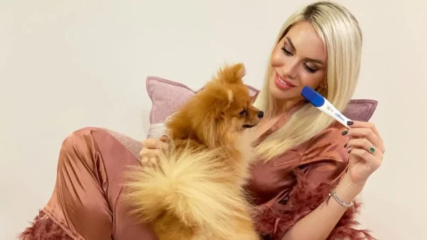 «Η χυδαιότητα σε όλο της το μεγαλείο» - Έξω φρενών η εγκυμονούσα Τζούλια Κόλλια με την πρόταση που δέχτηκε