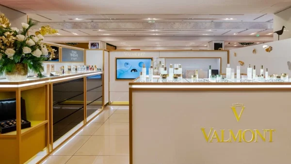 Νέο corner Valmont στο attica Golden Hall