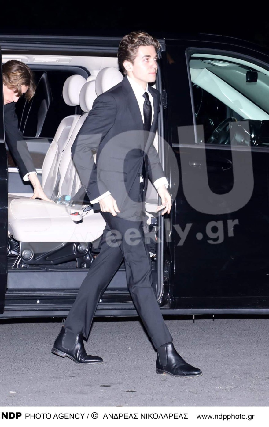 Το τελευταίο αντίο στον τέως βασιλιά Κωνσταντίνο