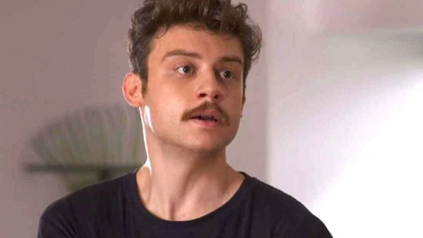 Χαιρέτα μου τον πλάτανο (11/1): Ο Κανέλλος συλλαμβάνει τον Πετράν - Βρίσκει στην τσάντα του...