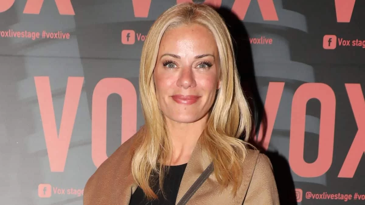 Σπάνια δημόσια εμφάνιση για την Ζέτα Μακρυπούλια και τον άνδρα που βρίσκεται συνεχώς στο πλευρό της - Φωτογραφίες