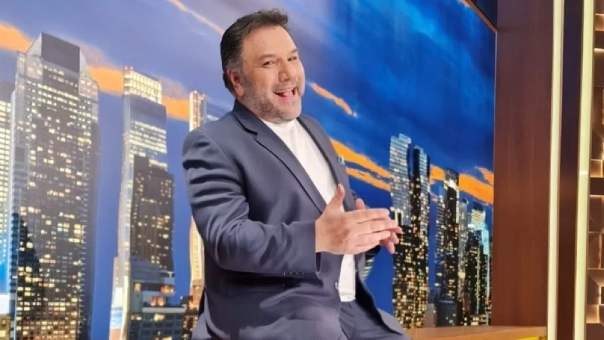 The 2night Show: Έγινε γνωστό πως... - Η ανακοίνωση του ΑΝΤ1 για τον Γρηγόρη Αρναούτογλου