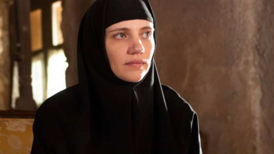 Οι επόμενες 26-1/3 εξελίξεις στην σειρά του MEGA, Μαύρο Ρόδο