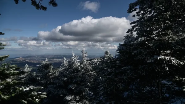 Καιρός σήμερα 2/2: Τσουχτερό κρύο και ασθενείς χιονοπτώσεις - Σοβαρό προειδοποίηση για παγετό