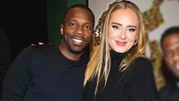 Την κοιτά και "λιώνει" - Το επόμενο βήμα κάνει η Adele με τον Rich Paul