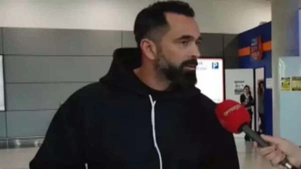 «Συγχαρητήρια στον Μάριο που τις ρίχνει τόσο...» - Η αιχμηρή ατάκα του Μπο για τον Πρίαμο