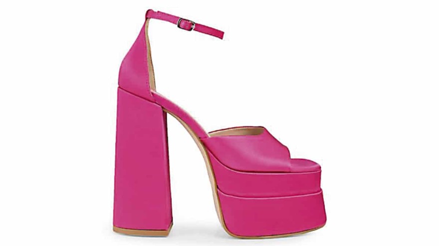 Τα πέδιλα του χειμώνα: «Άσχημα» και «χοντροκομμένα» αλλά πρώτα σε πωλήσεις!