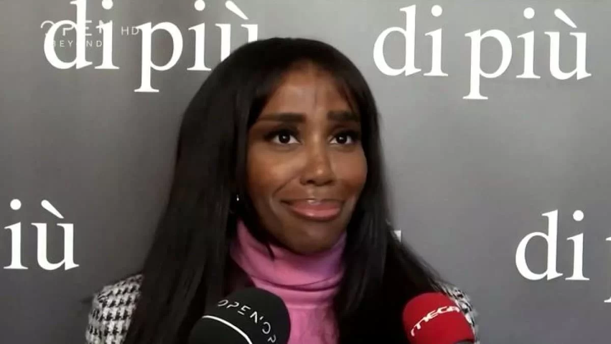 «Υπάρχει παίκτης της κόκκινης ομάδας που θέλω να μοιραστώ την καλύβα, αλλά έχει σχέση» - "Κόλαφος" η Ελίζαμπεθ Ελέτσι για το Survivor All Star