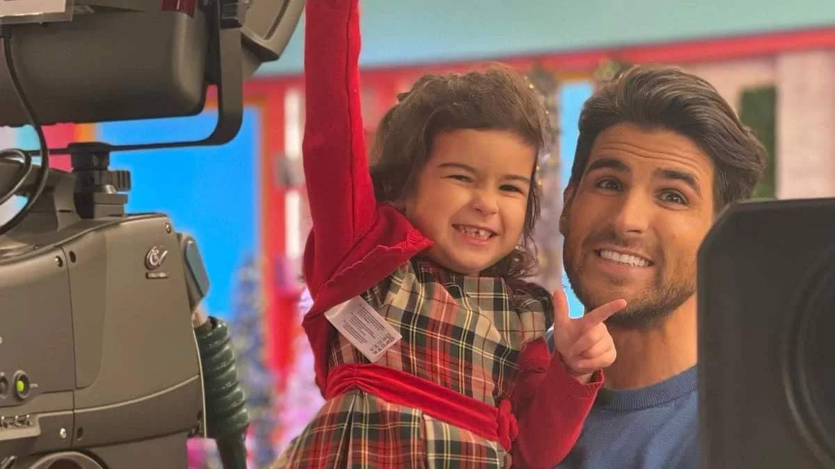 Τον κάνει ό,τι θέλει - Οι ζαβολιές του Ετεοκλή Παύλου με τη μικρή Μελίτα όταν λείπει η Χατζίδου