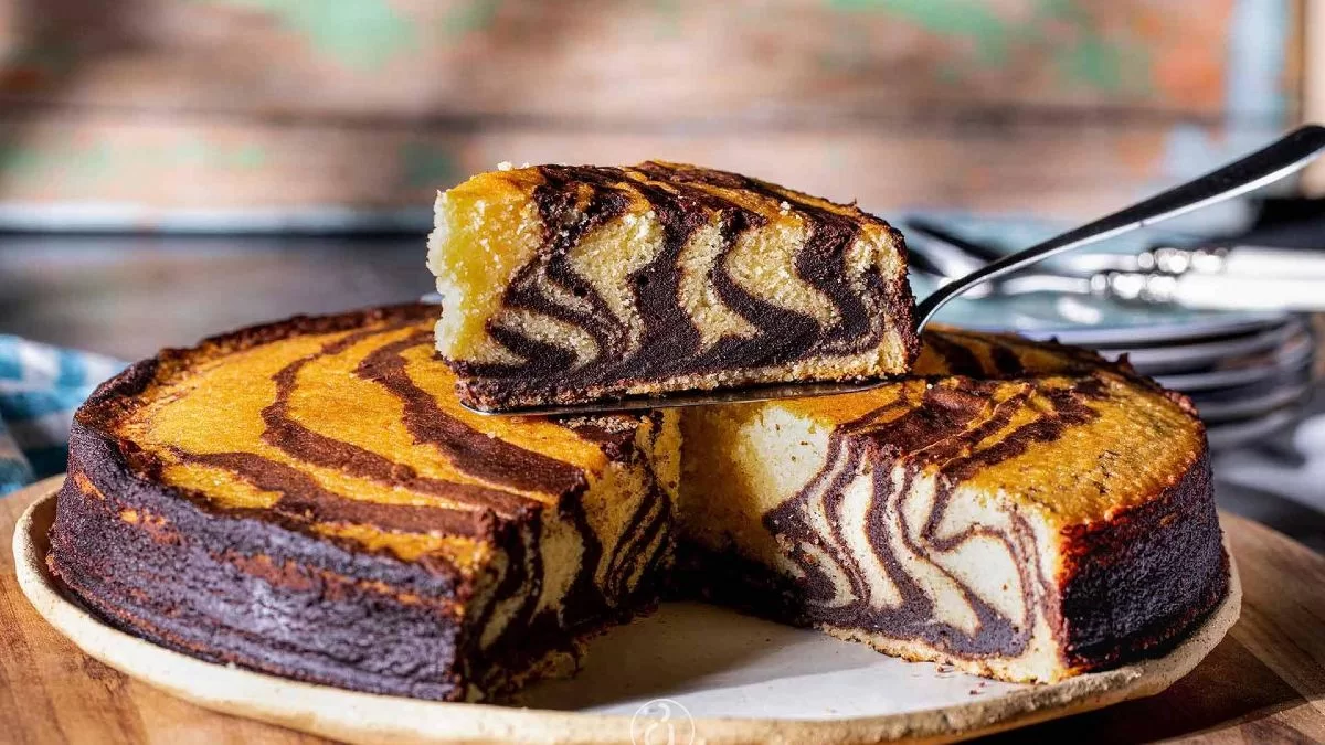 Κέικ «ζέβρα»: Η γρήγορη συνταγή για κέικ που κάνει τον γύρο του διαδικτύου