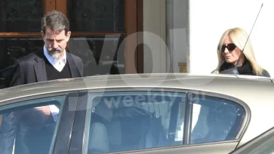 Στα μαύρα από πάνω μέχρι κάτω με γυαλιά ηλίου να κρύβουν το πρόσωπό της - Η έξοδος της Μαρί Σαντάλ δίπλα στον Παύλο Γλύξμπουργκ