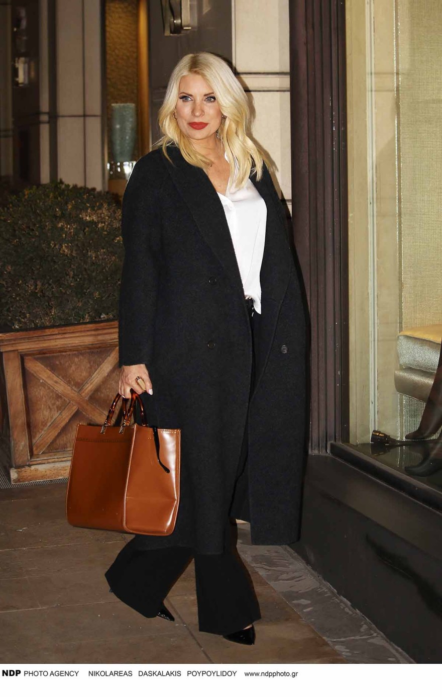 Ελένη Μενεγάκη  ρούχα