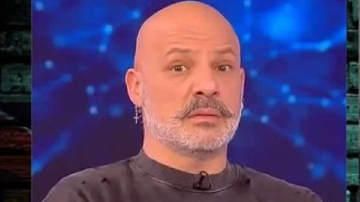 Καλό μεσημεράκι: «Γελάει καλύτερα όποιος...» - Το όλο νόημα σχόλιο του Νίκου Μουτσινά για τον ΣΚΑΪ