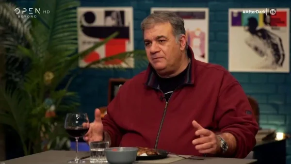 «Ο πατέρας μου είχε σκοτωθεί όταν ήμουν ενός χρόνου και...» - "Έσπασε" ο Δημήτρης Σταρόβας στο After Dark για την απώλεια της μητέρας του