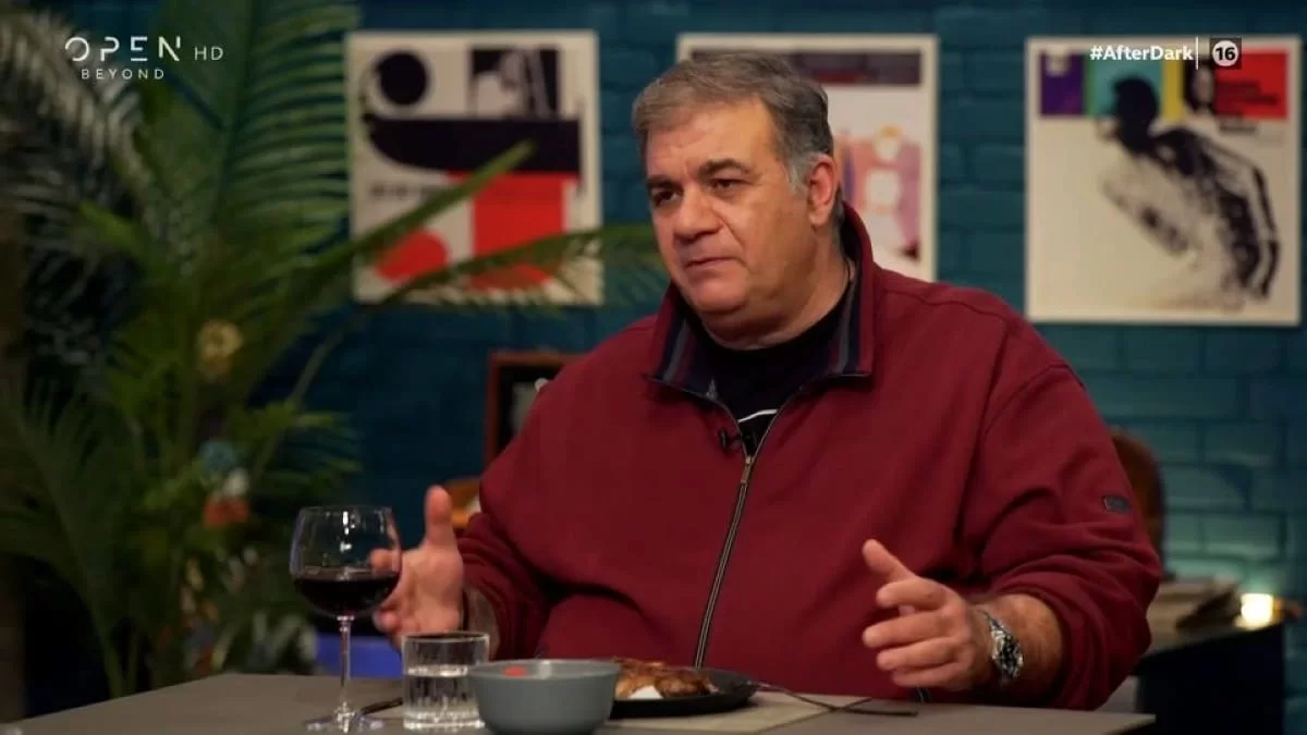 «Ο πατέρας μου είχε σκοτωθεί όταν ήμουν ενός χρόνου και...» - "Έσπασε" ο Δημήτρης Σταρόβας στο After Dark για την απώλεια της μητέρας του
