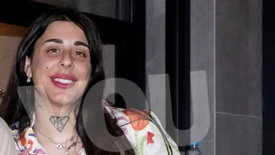 Super Κική: «Μας παίρνουν τα κινητά!» - Η φωτογραφία της μέσα στο περιπολικό που κάνει τον γύρο του διαδικτύου