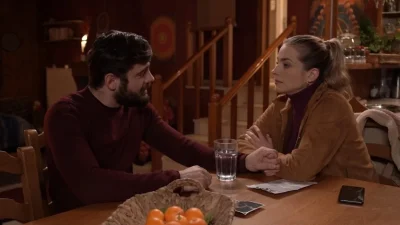 Τρία Μίλια (2/2): Ο Ευθύμης και η Φωτεινή ανακρίνουν τη Λίζα - Παραδέχεται ότι το «Μάτι» είναι η...